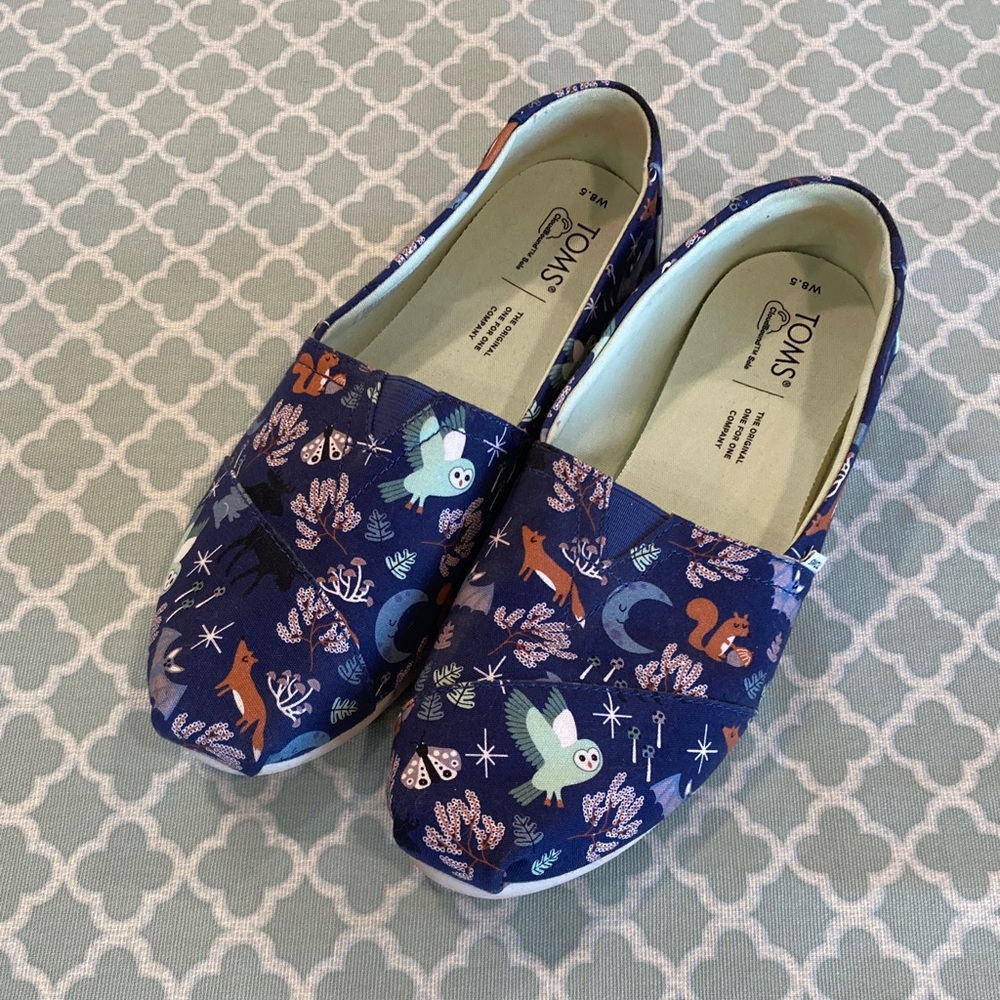 TOMS Woodland Creatures Night Navy Slip On shoes 8.5